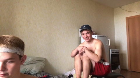 stralght_twinks  08-09-2022